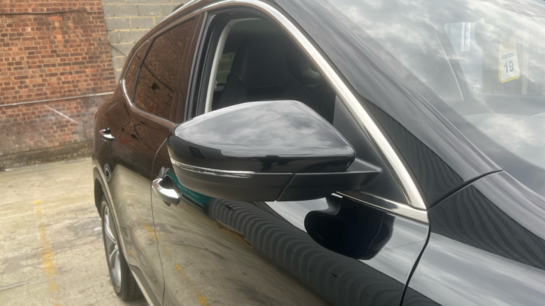 MG Hs 1.5 T-GDI Exclusive 5dr DCT Petrol Hatchback